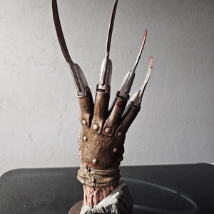Freddy Krueger kéz, Rémálom az Elm utcában, Otthon & Életmód, Dekoráció, Asztal és polc dekoráció, Könyvszobor, Festett tárgyak, Mindenmás, MESKA
