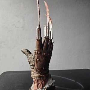 Freddy Krueger kéz, Rémálom az Elm utcában - otthon & életmód - dekoráció - asztal és polc dekoráció - könyvszobor - Meska.hu