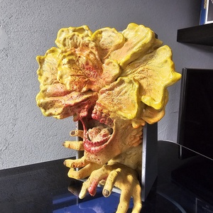 The Last of Us Clicker könyvespolc dísz - otthon & életmód - dekoráció - asztal és polc dekoráció - könyvszobor - Meska.hu