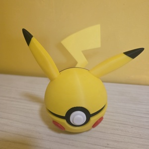 Pokeball-Pikachu stílusú 3D nyomtatott figura, Otthon & Életmód, Dekoráció, Asztal és polc dekoráció, Asztaldísz, Mindenmás, MESKA