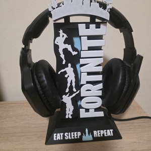 Fortnite fejhallgató tartó � egyedi 3D nyomtatott kivitel - otthon & életmód - dekoráció - asztal és polc dekoráció - asztaldísz - Meska.hu