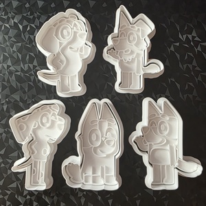  Bluey süteménykiszúró készlet (5 db)- 3D Nyomtatott, Otthon & Életmód, Konyhafelszerelés, tálalás, Sütés, főzés, Sütikiszúró, Mindenmás, MESKA
