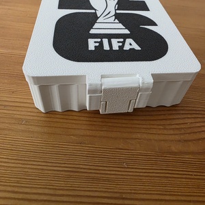 FIFA 2026 kártyatartó és matricatartó doboz - játék & sport - táblajáték és kártyajáték - kártya - Meska.hu