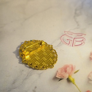 Herendi Viktória pillangó bross - ékszer - kitűző és bross - Meska.hu
