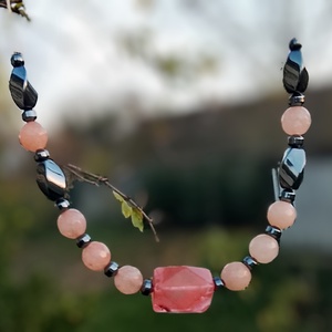 Barack szín és hematit kövekből nyaklánc, nyakék  - ékszer - nyaklánc - gyöngyös nyaklánc - Meska.hu