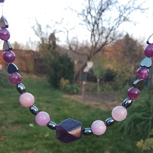 Ametiszt és hematit kövekből nyaklánc, nyakék  - ékszer - nyaklánc - gyöngyös nyaklánc - Meska.hu