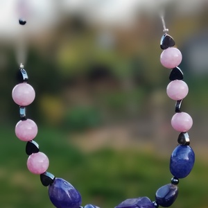 Ametiszt és hematit kövekből nyaklánc, nyakék  - ékszer - nyaklánc - gyöngyös nyaklánc - Meska.hu