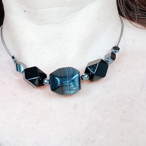 Onix, achát és hematit kövekből nyaklánc, nyakék  - ékszer - nyaklánc - gyöngyös nyaklánc - Meska.hu