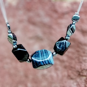 Onix, achát és hematit kövekből nyaklánc, nyakék  - ékszer - nyaklánc - gyöngyös nyaklánc - Meska.hu