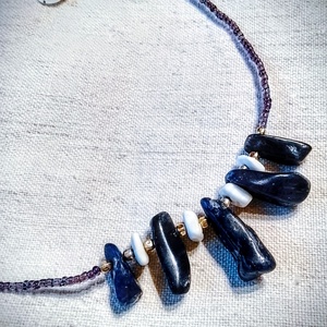 Ásvány és kagyló nyaklánc, nyakék  - ékszer - nyaklánc - gyöngyös nyaklánc - Meska.hu