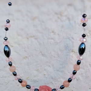 Barack szín és hematit kövekből nyaklánc, nyakék  - ékszer - nyaklánc - gyöngyös nyaklánc - Meska.hu