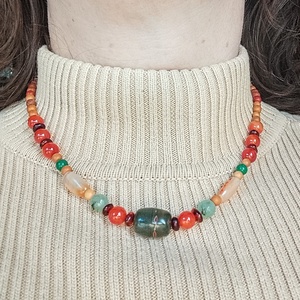 Karneol, achát, borostyán és fagyöngy nyaklánc - ékszer - nyaklánc - gyöngyös nyaklánc - Meska.hu