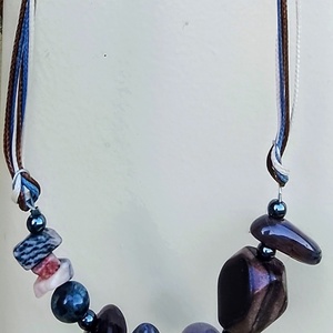 Zöld, sárga, barna színű ásványokból készült nyaklánc, nyakék  - ékszer - nyaklánc - gyöngyös nyaklánc - Meska.hu