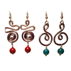 Fülbevaló bordó szintetikus gyöngy vagy zöld ásvány gyöngy , Ékszer, Fülbevaló, Lógó fülbevaló, Mindenmás, MESKA