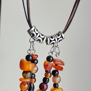 Borostyán, hematit, üveg és achát gyöngyökből készült nyaklánc  - ékszer - fülbevaló - lógó fülbevaló - Meska.hu