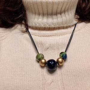 Egyedi nyaklánc kék és arany színekben  - ékszer - nyaklánc - gyöngyös nyaklánc - Meska.hu