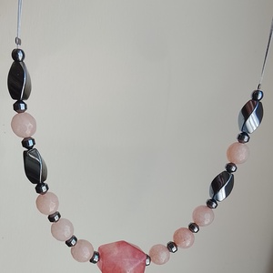 Rózsaszín és szürke ásvány nyaklánc - ékszer - nyaklánc - gyöngyös nyaklánc - Meska.hu