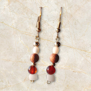 Fülbevaló barna, fehér gyöngyökkel , Ékszer, Fülbevaló, Lógó fülbevaló, Mindenmás, MESKA