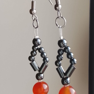 Fülbevaló hematit gyöngyökkel  - ékszer - fülbevaló - lógó fülbevaló - Meska.hu