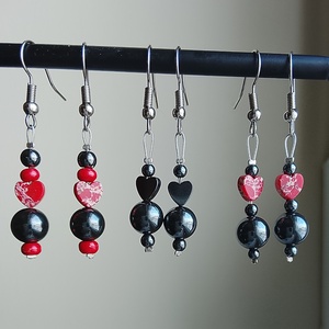 Fülbevaló hematitból  és gyöngy  - ékszer - fülbevaló - lógó fülbevaló - Meska.hu