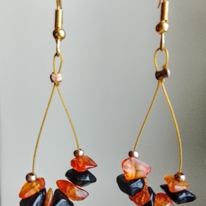 Fülbevaló borostyán kövecskékkel - ékszer - fülbevaló - lógó fülbevaló - Meska.hu