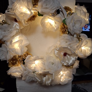 Fehér és arany rózsák - otthon & életmód - dekoráció - ajtó- és ablak dekoráció - ajtódísz & kopogtató - Meska.hu