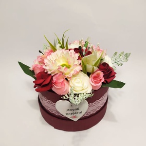 Virágbox anyunak, gerbera és rózsa - otthon & életmód - dekoráció - virágdísz és tartó - virágbox, virágdoboz - Meska.hu