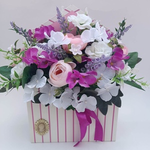 Boríték alakú virágbox ,pink, fehér, Otthon & Lakás, Dekoráció, Virágdísz és tartó, Virágbox, virágdoboz, Virágkötés, MESKA