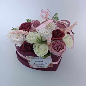 Szív alakú virágbox, bordó - esküvő - emlék & ajándék - szülőköszöntő ajándék - Meska.hu