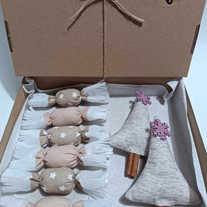 Retró textil szaloncukor és fenyő, karamell, csillagos, díszdobozban - Meska.hu