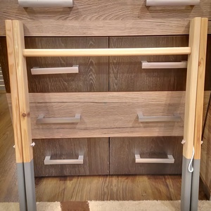 Fa baba tornáztató állvány, szürke színben - baba - mama - baba játékok - mozgásfejlesztő játékok - Meska.hu