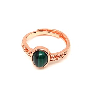 Malachit gyűrű ovál 10x8 mm, rozéarany, állítható „Smaragdsáv", Ékszer, Gyűrű, , Rozéarany színű, állítható ásványgyűrű valódi malachit kővel, 10x8 mm-es fejrésszel. A követ letisz..., MESKA