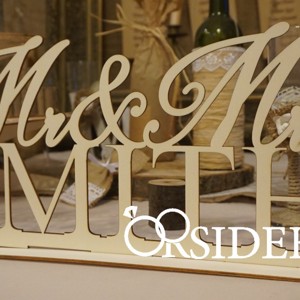 Mr & Mrs egyedi fa tábla - Meska.hu