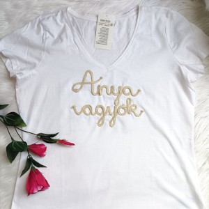 "Anya vagyok" női póló - ruha & divat - női ruha - póló, felső - Meska.hu