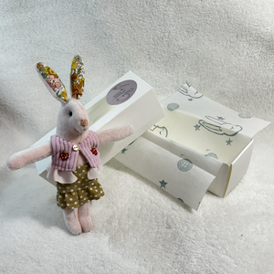 Eper Nyuszi Plüss, Játék & Sport, Plüssállat & Játékfigura, Nyuszi, Hímzés, Varrás, MESKA