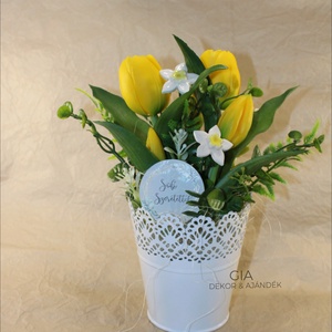 Élethű tulipánok fém kaspóban, Otthon & Lakás, Dekoráció, Virágdísz és tartó, Csokor & Virágdísz, Virágkötés, Mindenmás, MESKA