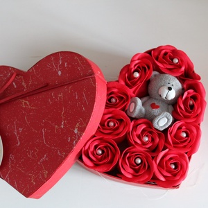 Szappanrózsás ajándékbox macival, Otthon & Életmód, Dekoráció, Asztal és polc dekoráció, Díszdoboz, Mindenmás, MESKA