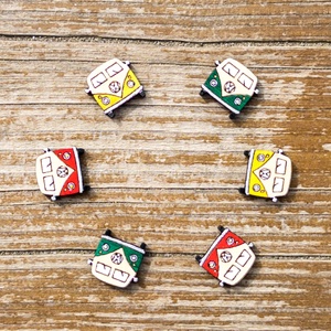 VW Kisbusz Fa Kézzel Festett Fülbevaló Egyedi Ékszer Bármilyen Alkalomra Hétköznapokra Vicces Mókás Egyedi Ajándék - ékszer - fülbevaló - pötty fülbevaló - Meska.hu