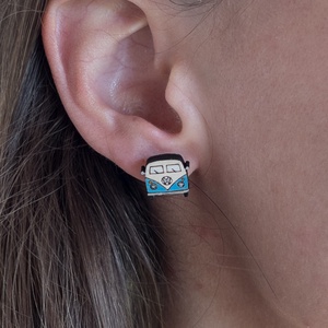 VW Kisbusz Fa Kézzel Festett Fülbevaló Egyedi Ékszer Bármilyen Alkalomra Hétköznapokra Vicces Mókás Egyedi Ajándék - ékszer - fülbevaló - pötty fülbevaló - Meska.hu