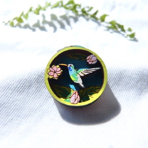 Kolibri nyakék/medál (nyárfából, kézzel festett, akrillal), Ékszer, Nyaklánc, Medál, Ékszerkészítés, Famegmunkálás, MESKA