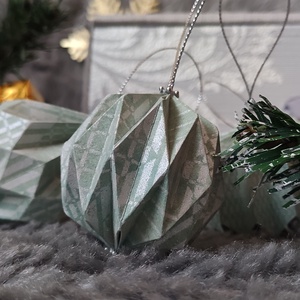  6 darabos különleges karácsonyfadísz szett halvány mentazöld alapon ezüst mintával papír díszdobozban - karácsony - karácsonyi lakásdekoráció - karácsonyfadíszek - Meska.hu
