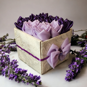 Szatén- és selyemrózsa box lila színben 9 szálas - esküvő - dekoráció - asztaldísz - Meska.hu