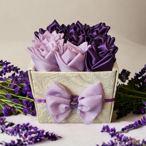 Szatén- és selyemrózsa box lila színben 9 szálas - Meska.hu