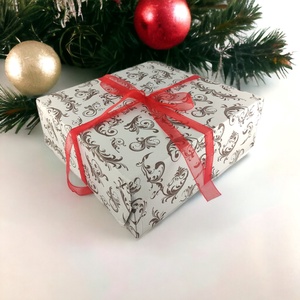 Karácsonyi Díszdoboz Válogatás  Kézműves Papírdíszek a Tökéletes Dekorációhoz - Barna és arany színben KBO15 - karácsony - karácsonyi lakásdekoráció - karácsonyfadíszek - Meska.hu