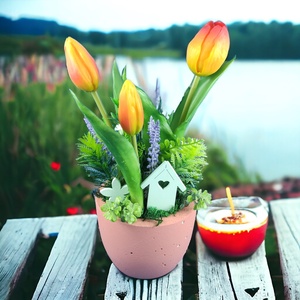 Élethű narancs színű tulipánok kézműves betonkaspóban, Otthon & Lakás, Dekoráció, Virágdísz és tartó, Csokor & Virágdísz, Virágkötés, MESKA