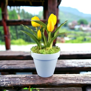 Élethű sárga tulipánok kaspóban TUE518SA, Otthon & Lakás, Dekoráció, Virágdísz és tartó, Csokor & Virágdísz, Virágkötés, MESKA