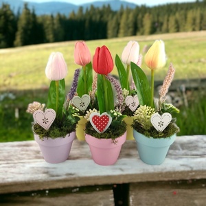 Tulipán színes cserépben apró tavaszi virágokkal - Meska.hu