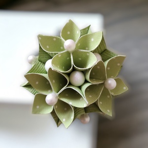 Világos zöld színű, fehér pöttyös mintás cseresznyevirágfa festett kézműves betonkaspóban KVF018 - otthon & életmód - dekoráció - asztal és polc dekoráció - asztaldísz - Meska.hu