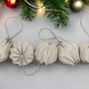 Origami karácsonyfadísz szett törtfehér mintás színben 10 darabos � Egyedi kézműves papírdíszek LNTFH003 - karácsony - karácsonyi lakásdekoráció - karácsonyfadíszek - Meska.hu