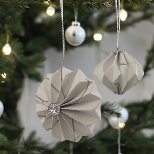10 darabos origami karácsonyfadísz szett papírból fehér és ezüst színben LNTFH004 - karácsony - karácsonyi lakásdekoráció - karácsonyfadíszek - Meska.hu